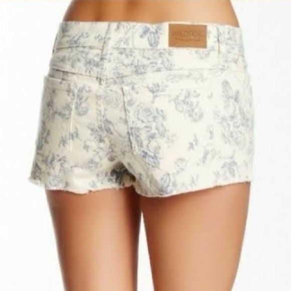WILDFOX LARA TOILE FLORAL DENIM SIZE 26 - Picture 2 of 6